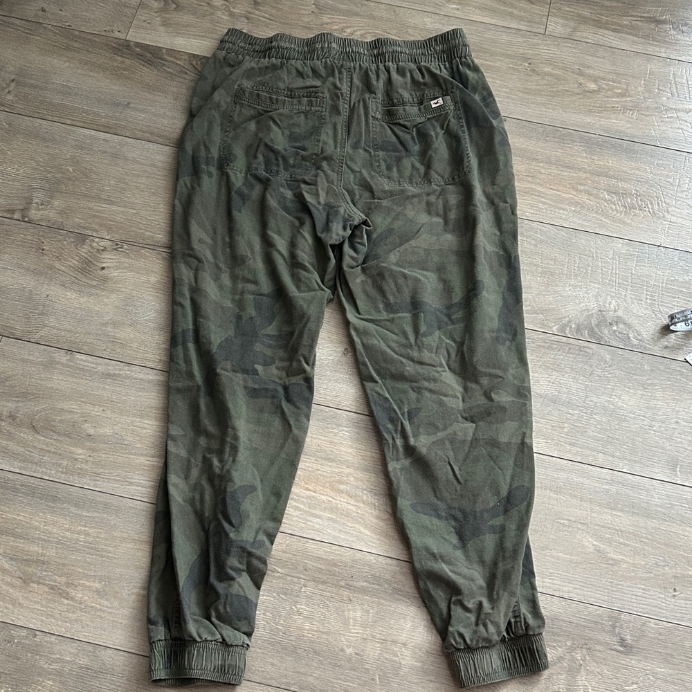 Hollister Light Green Camo Joggers - Picture 10 of 13